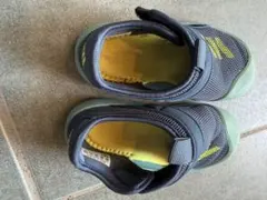 アディダス　adidasキッズサンダル ネイビー/グリーン