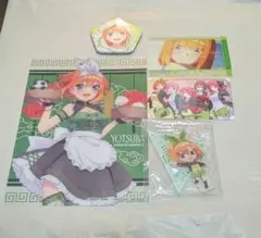 五等分の花嫁　中野四葉　缶バッジ　アクリルキーホルダー