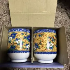 加賀屋　九谷焼　花柄 湯飲み 2個セット