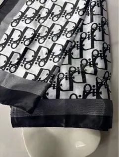 総ロゴ　大判スカーフ