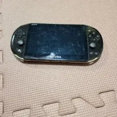 PS Vita PCH-2000 カーキ/ブラック 本体