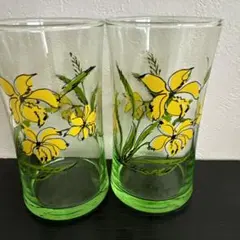 昭和レトロ　花柄コップ　2個 爽やかなグリーンガラス　アデリア