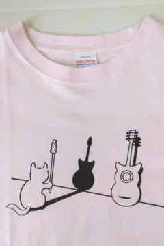 猫とギターのイラスト Tシャツ ピンク 半袖 ユニセックス