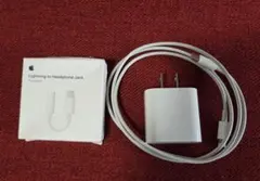 新品 Apple純正 mmヘッドホンジャックアダプタと20W USB-C充電器