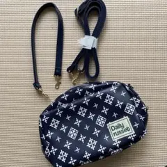 【新品、未使用】Daily russet 総柄ポーチ ショルダー付きのサムネイル
