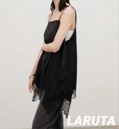 新品未使用　LARUTA ワッシャーサテン前後2WAYキャミブラウス　ブラックのサムネイル