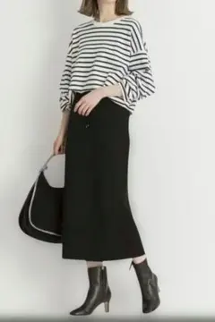 23区s ヴィスコースストレッチ スカート　サイズ32 ネイビー