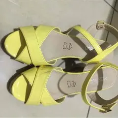 ウェッジソールサンダル