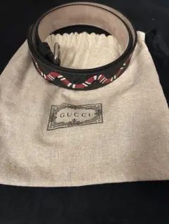 人気 GUCCI グッチ ベルト アニマリエ 蛇 スネーク ブラック レザー