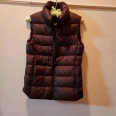 #ユニクロ ウルトラライトダウンベスト ブラウン　S