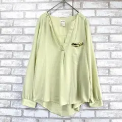 H&M エイチアンドエム　スキッパーシャツ　ビジュー　グリーンのサムネイル