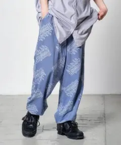 whinny. ホワイヤー　パンツ