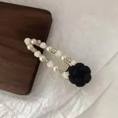 エレガントなパールと花のヘアピン