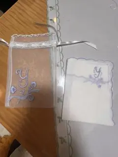 刺繍入り透け感ハンカチ　ドイツ製