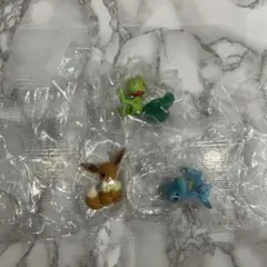 ポケモン しっぽみてみて3 カプセルトイ　ガチャガチャ