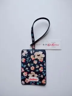 【新品未使用】キャスキッドソン 定期入れ 花柄 パスケース