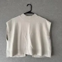 GU アイボリー ノースリーブニットベスト