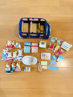 シルバニアファミリー 人形とオープンカーセットのまとめ売り