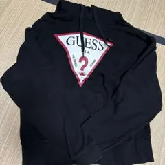 GUESS トライアングルロゴフード付きパーカー 黒