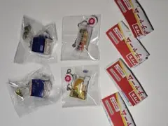 ヤマザキパン　カプセルトイ ミニチュアチャーム4種類セット