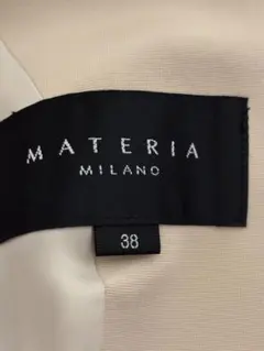 MATERIA MILANO フリルテーラードジャケット 38のサムネイル
