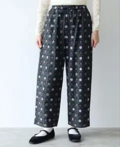 タグ付き新品定価[￥29700] yuniフラワーエンブロイダリーイージーパンツのサムネイル