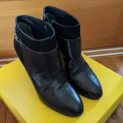 Bellofatto 黒 レザー スウェード ショートブーツ