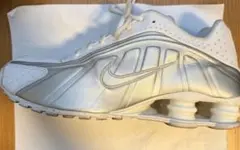 Nike Shox ホワイト/シルバー ランニングシューズ
