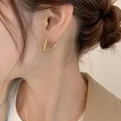 トライアングル フープピアス ゴールドカラー