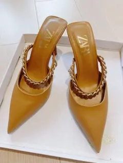 チェーンハイヒール