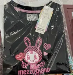 【新品未使用】限定　メゾピアノ　ペリエちゃん　ラメプリントTシャツブラック　黒 ベリエちゃん ラメプリントTシャツ(F(バスト79-94cm) オフ ホワイト