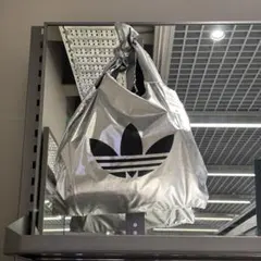 韓国限定 adidas エコバッグ シルバー　新品・未使用