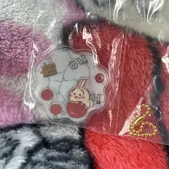 ちいかわ　きゃらシャカチャームグミ　アクリルキーホルダー　うさぎ
