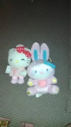 ハローキティ　2体