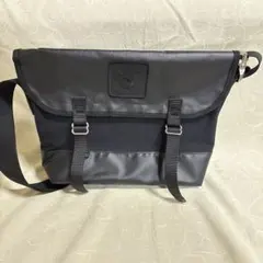 ●BEAMS ショルダーバッグ　メッセージャーバッグ