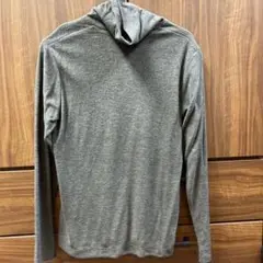 10,グレー 長袖Tシャツ