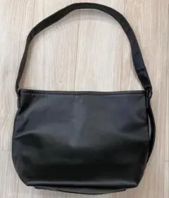 ショルダーバッグ　黒 フェイクレザー　A4 アメリカンホリック　2way