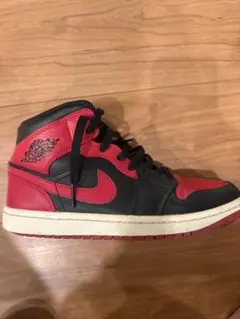 美品エアジョーダン ミッド スニーカー ブレッド