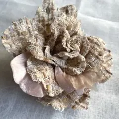 コサージュ　ブローチ　ツイード　ビロード　レース　ピンクベージュ　カメリア　大