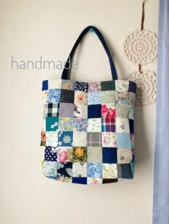 ハンドメイド　パッチワーク　トートバッグ　ブルー花柄