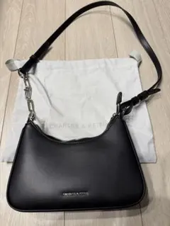チャールズアンドキース　レーン チェーンリンクショルダーバッグ - ノワール
