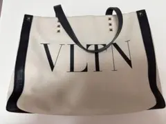 2026年最新】VALENTINO トートバッグの人気アイテム - メルカリ