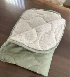 新品⭐︎FOREST防寒裏ボア　キルティングブランケット　ダウン風ひざ掛け　膝掛け