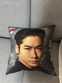 HIGH&LOW THE WORST CROSS クッション　川村壱馬