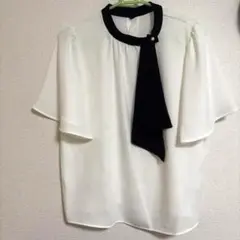 マルチファンクションアシメボウタイ半袖ブラウス