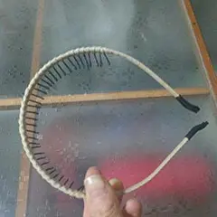 バネ付き白のカチューシャ  6本セット