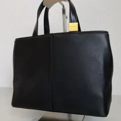 バーバリーロンドン　ハンドバッグ　フォーマル　レザー　ゴールド金具　ロゴ刻印　黒