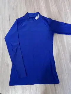 umbro ハイネック長袖シャツ 青 インナーシャツ サッカー