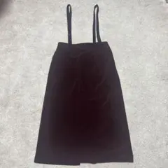スリット入りタイトスカート