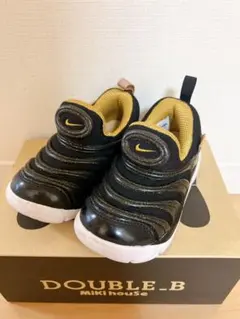 ナイキ ダイナモフリー スニーカー